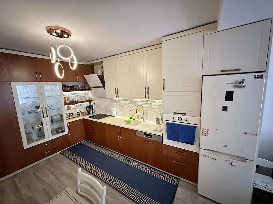 Cozy Two-Bedroom Apartment Shkoder